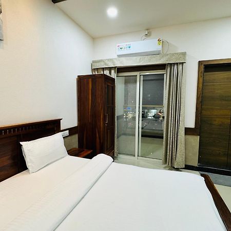 אויאיין Hotel Tirth By Sonu'S מראה חיצוני תמונה