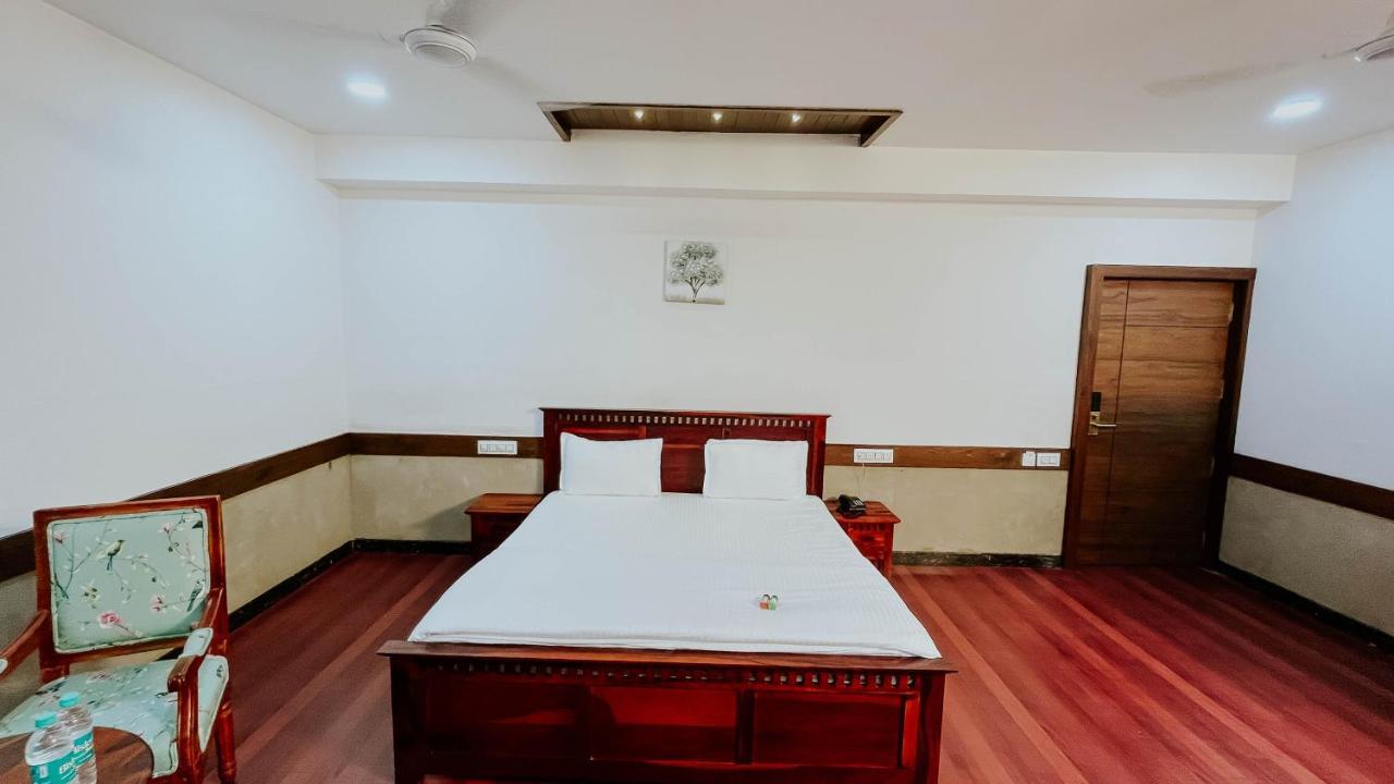 אויאיין Hotel Tirth By Sonu'S מראה חיצוני תמונה