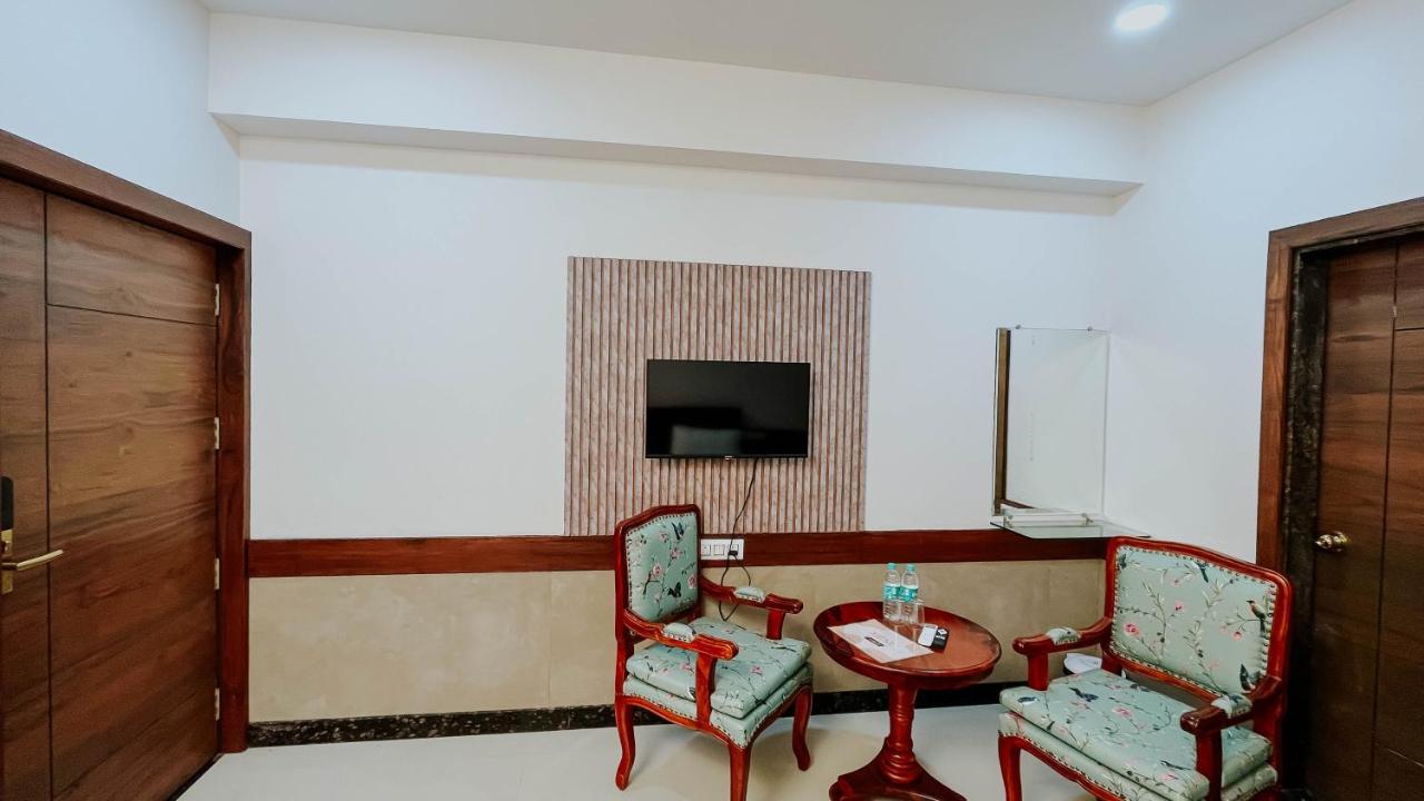 אויאיין Hotel Tirth By Sonu'S מראה חיצוני תמונה