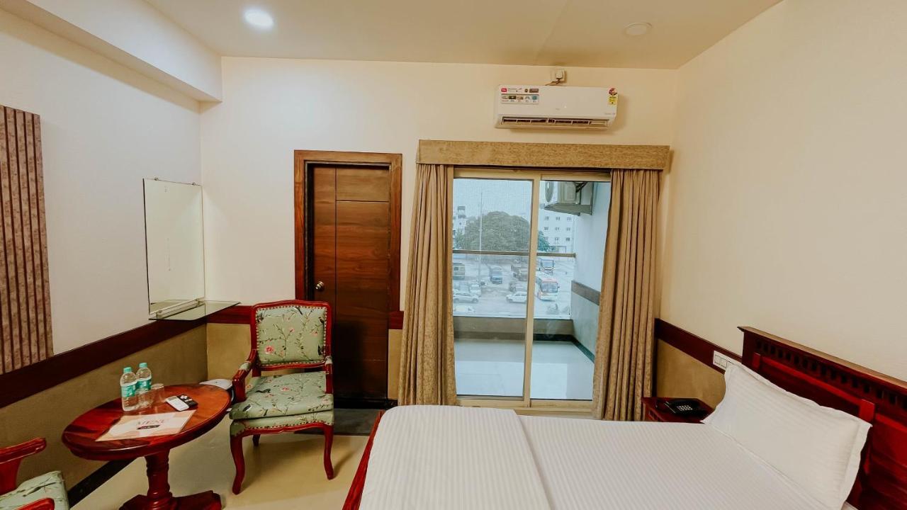 אויאיין Hotel Tirth By Sonu'S מראה חיצוני תמונה