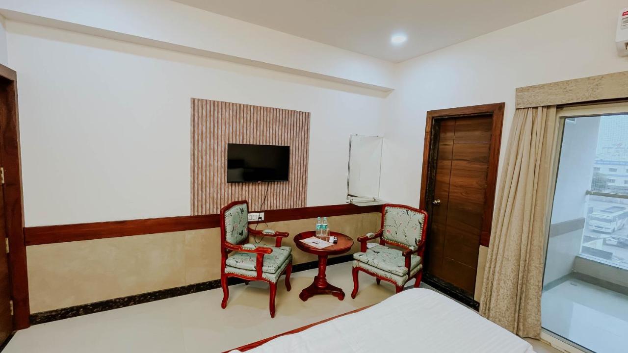 אויאיין Hotel Tirth By Sonu'S מראה חיצוני תמונה