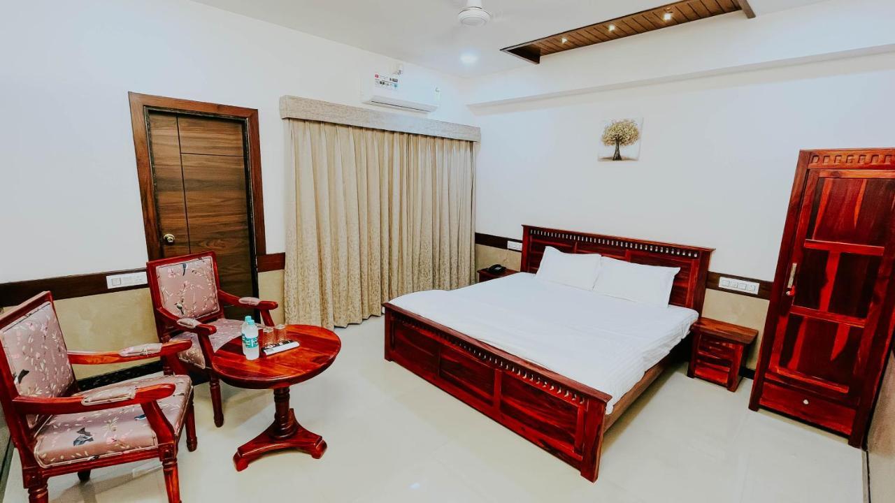 אויאיין Hotel Tirth By Sonu'S מראה חיצוני תמונה