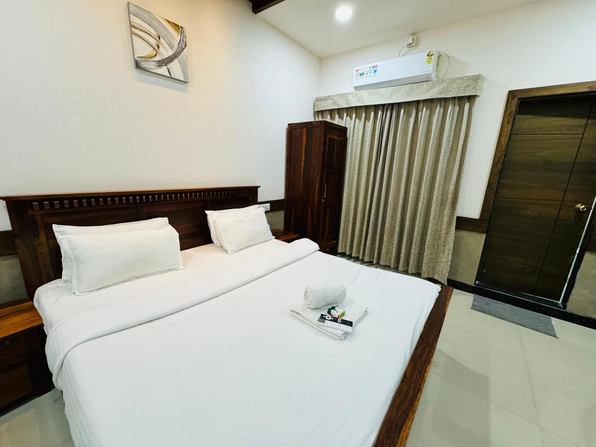 אויאיין Hotel Tirth By Sonu'S מראה חיצוני תמונה