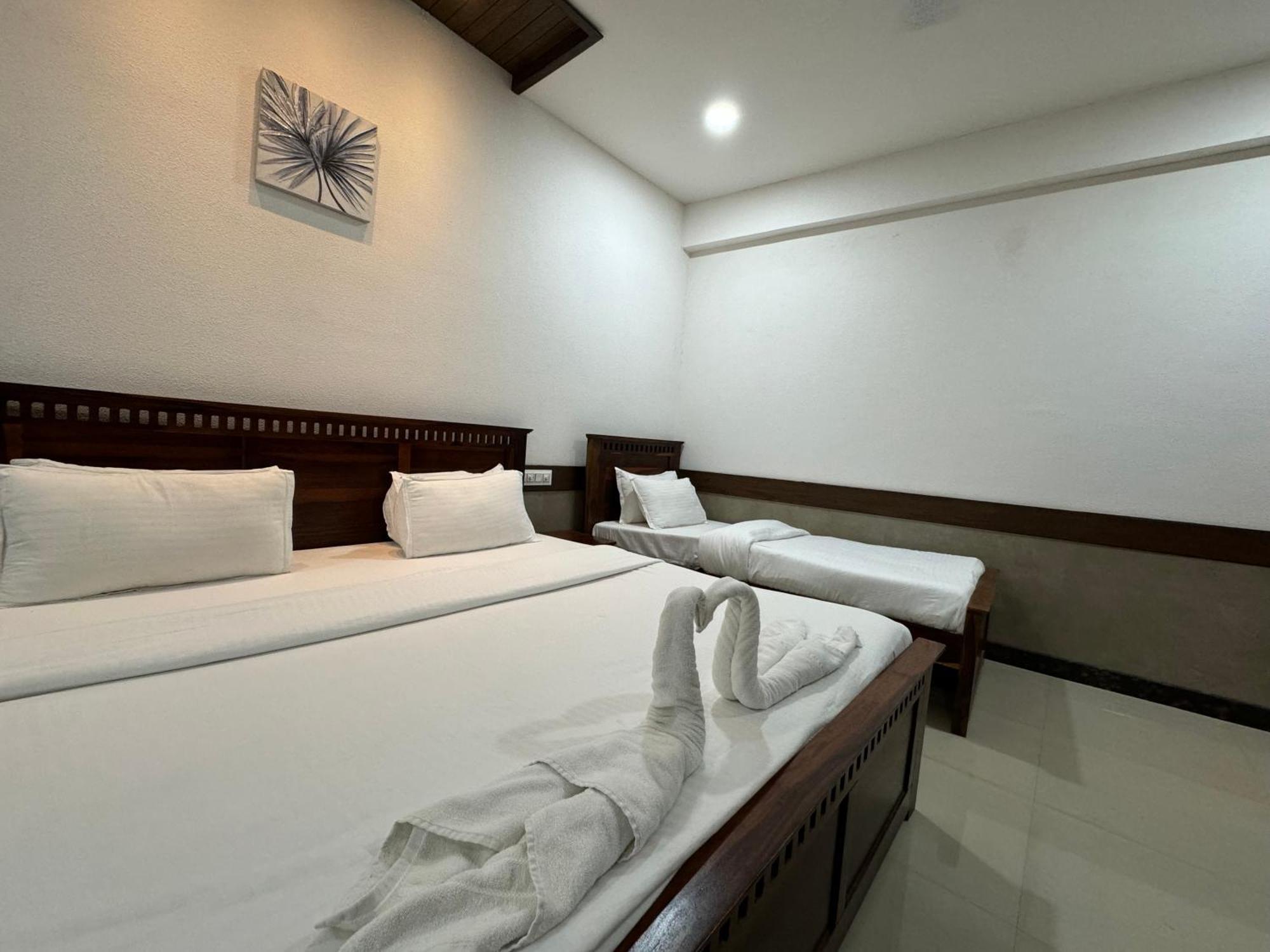 אויאיין Hotel Tirth By Sonu'S מראה חיצוני תמונה