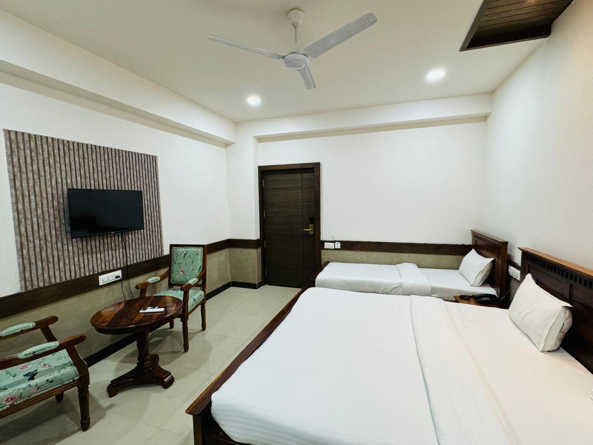 אויאיין Hotel Tirth By Sonu'S חדר תמונה