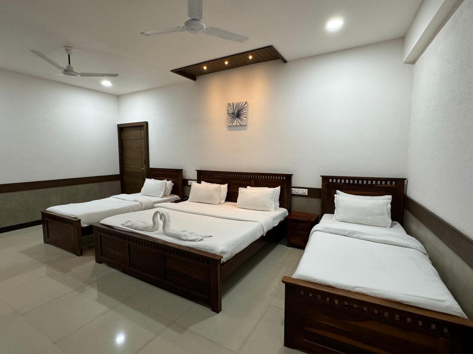 אויאיין Hotel Tirth By Sonu'S חדר תמונה