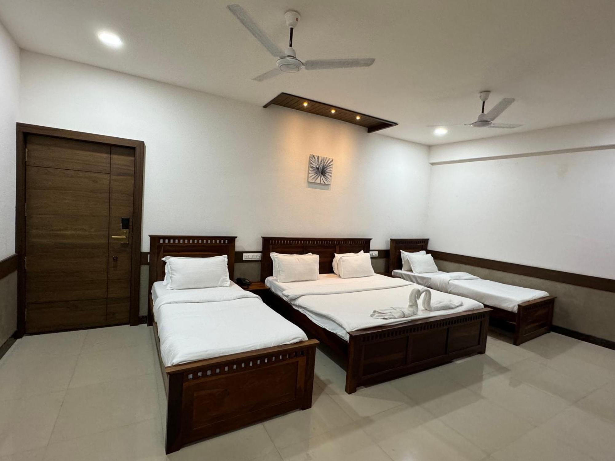 אויאיין Hotel Tirth By Sonu'S חדר תמונה